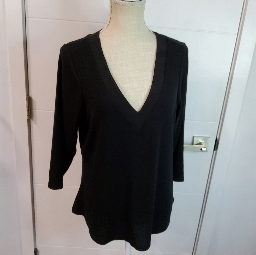 Anthropologie Ribbed Knit V-neck Top Size M